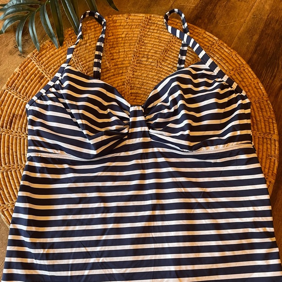 Lands' End Other - {Lands’ End} 💥Like New~Navy & White Striped TANKINI Top